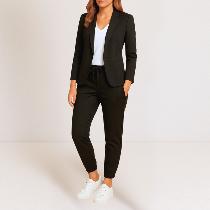 Olivia | Eleganza Moderna in un Completo Confortevole