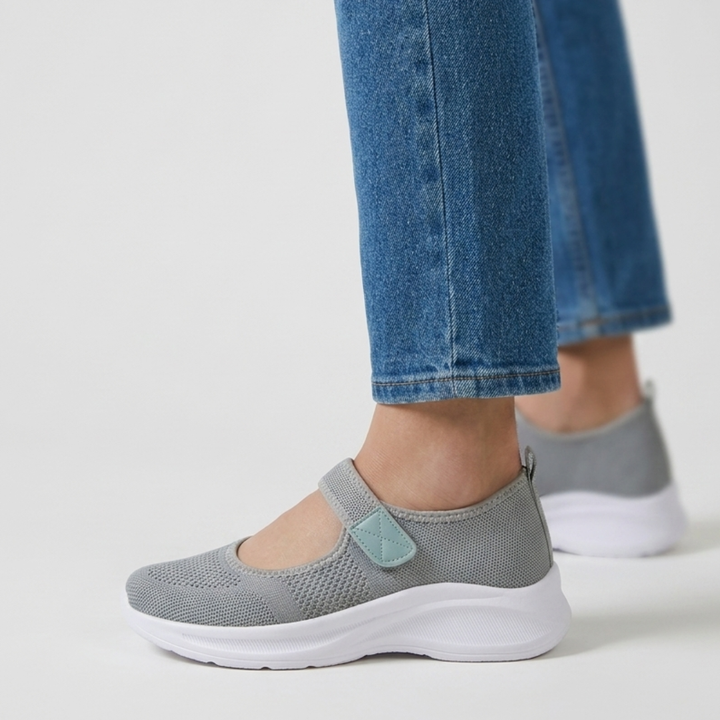 Alexandra - Sandalo comodo donna con strappo