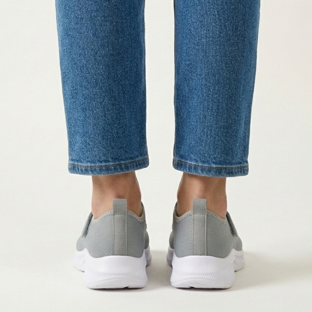 Alexandra - Sandalo comodo donna con strappo