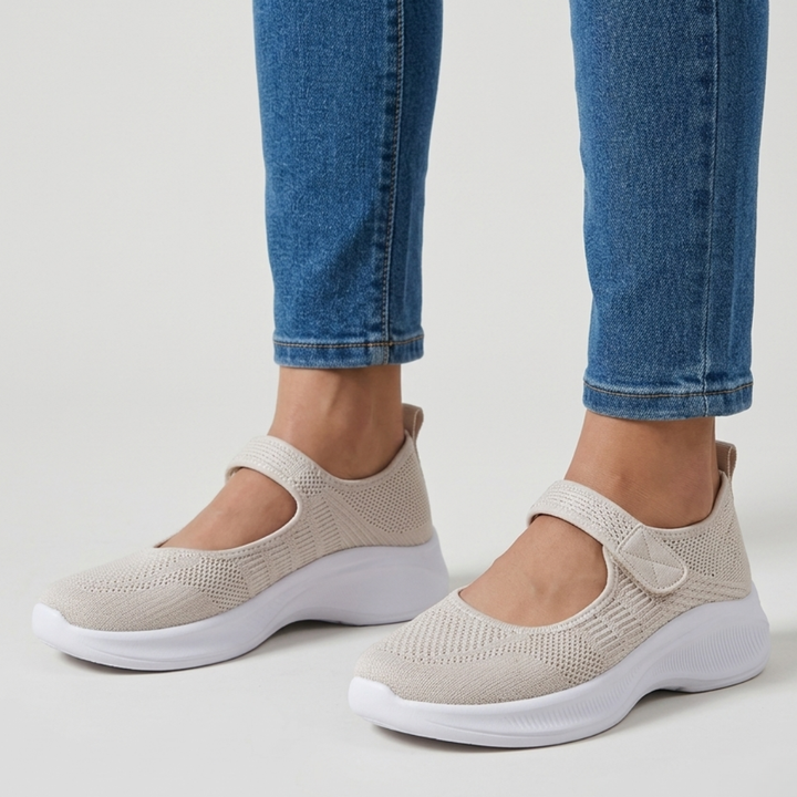 Alexandra - Sandalo comodo donna con strappo