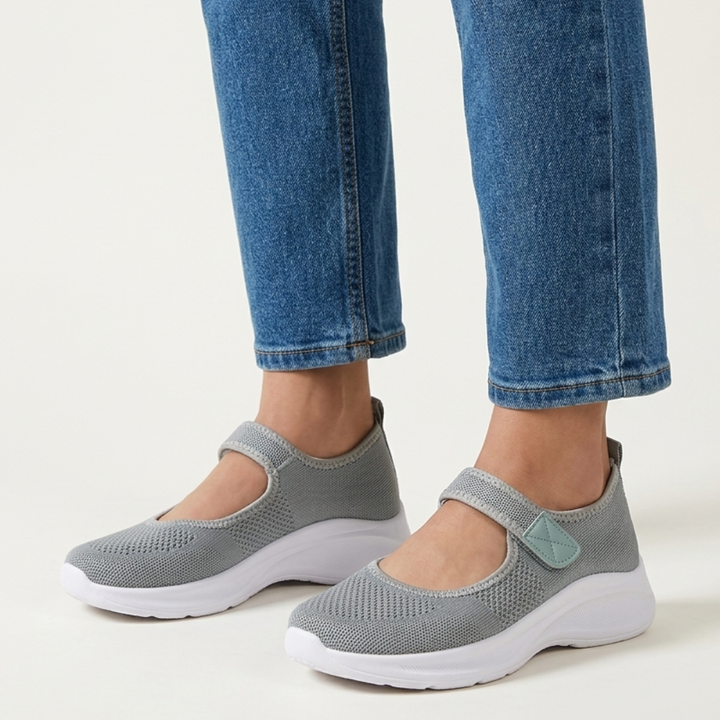 Alexandra - Sandalo comodo donna con strappo